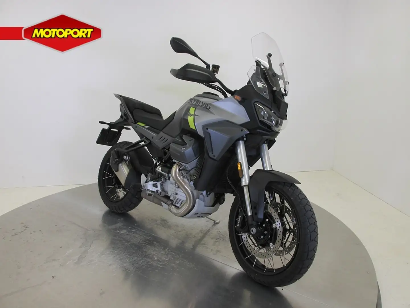 Moto Guzzi Stelvio PFF Zwart - 2