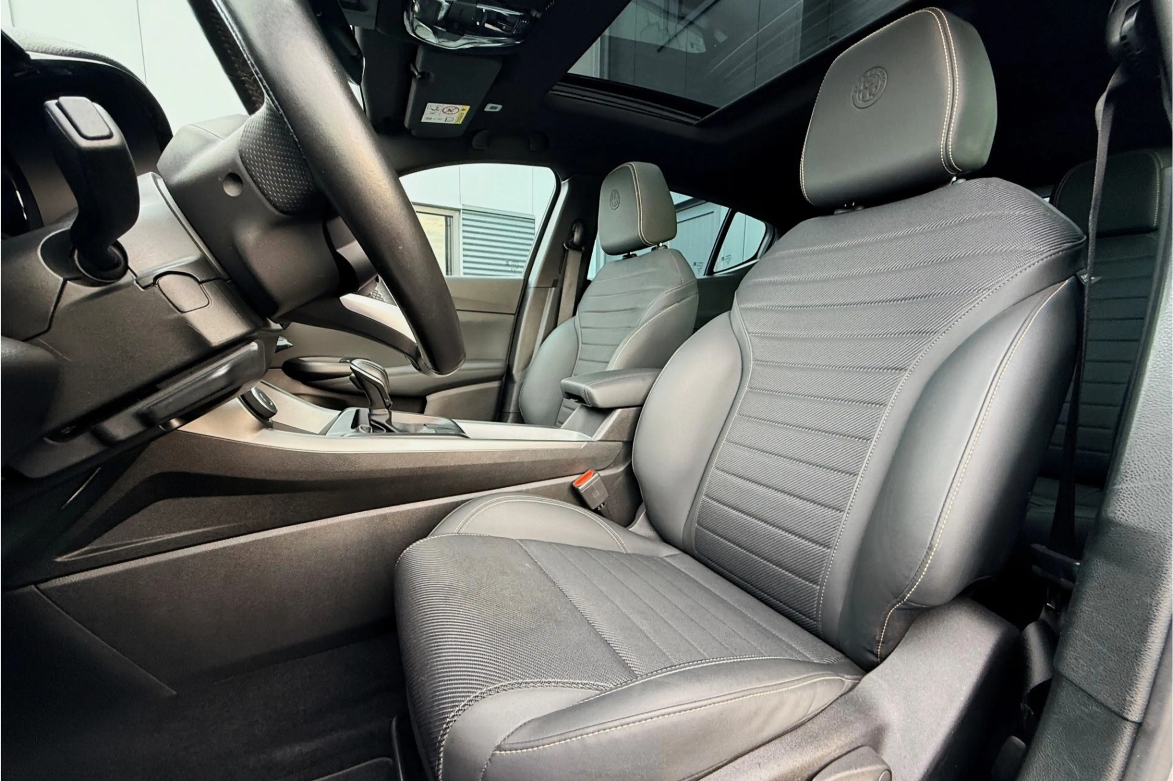 Alfa Romeo Tonale 1.3T PHEV 280PK Edizione Speciale PANO 20" — photo 4