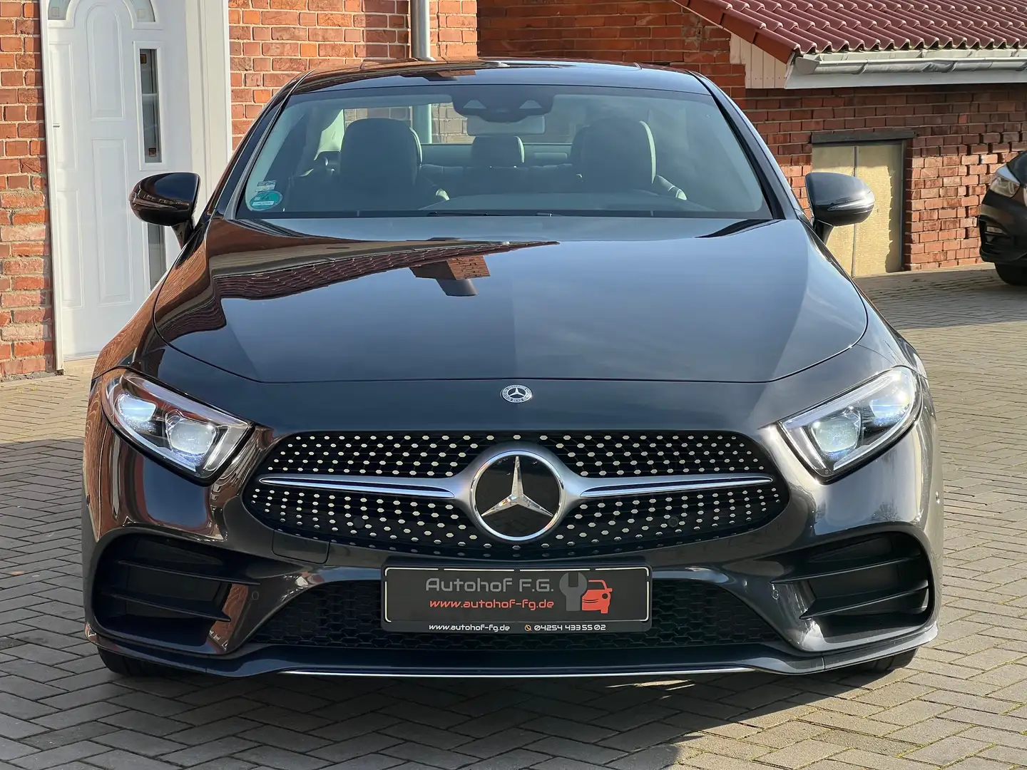 Mercedes-Benz CLS 450 4Matic*HEADUP/AMG-LINE/AIR/CARPLAY/KAMERA/SHZ/VOLL Gris - 2