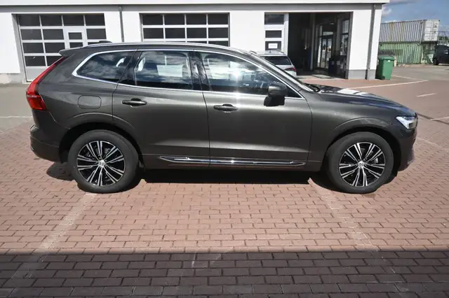 Volvo XC60 view 5