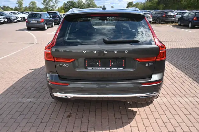 Volvo XC60 view 7