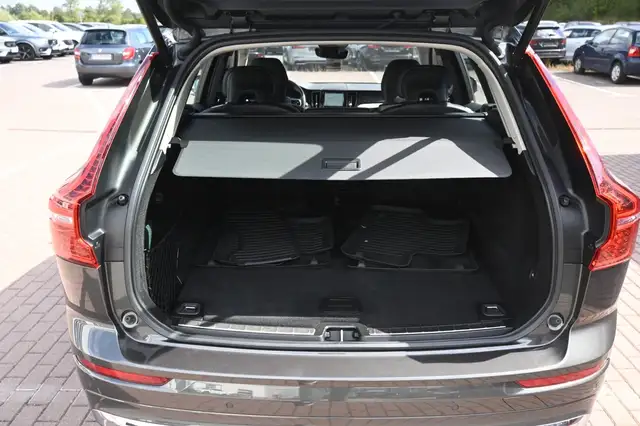 Volvo XC60 view 8