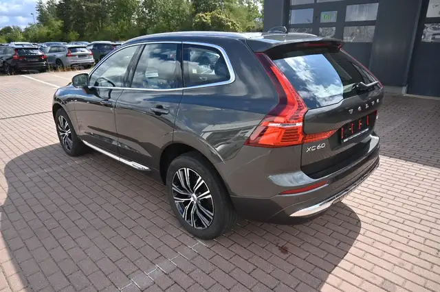 Volvo XC60 view 10