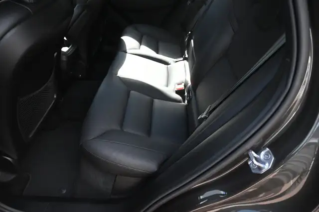Volvo XC60 view 12