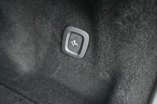 Volvo XC60 view 9
