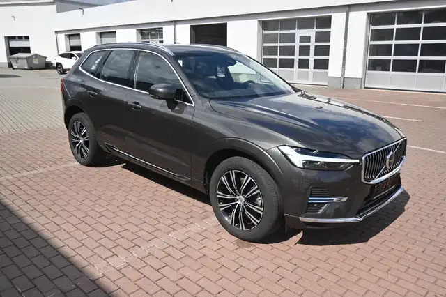 Volvo XC60 view 4