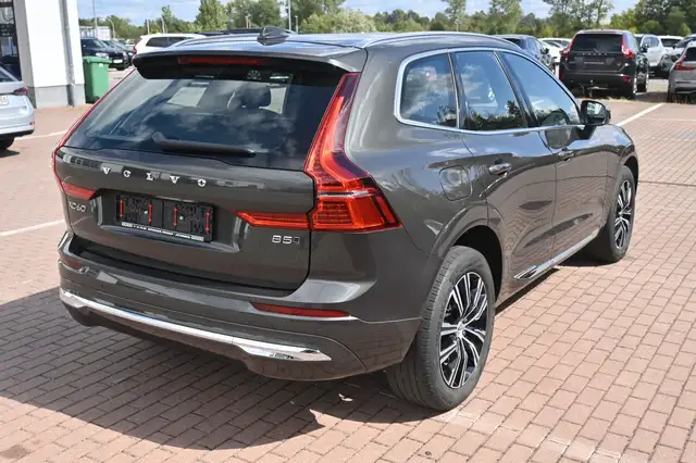 Volvo XC60 view 6