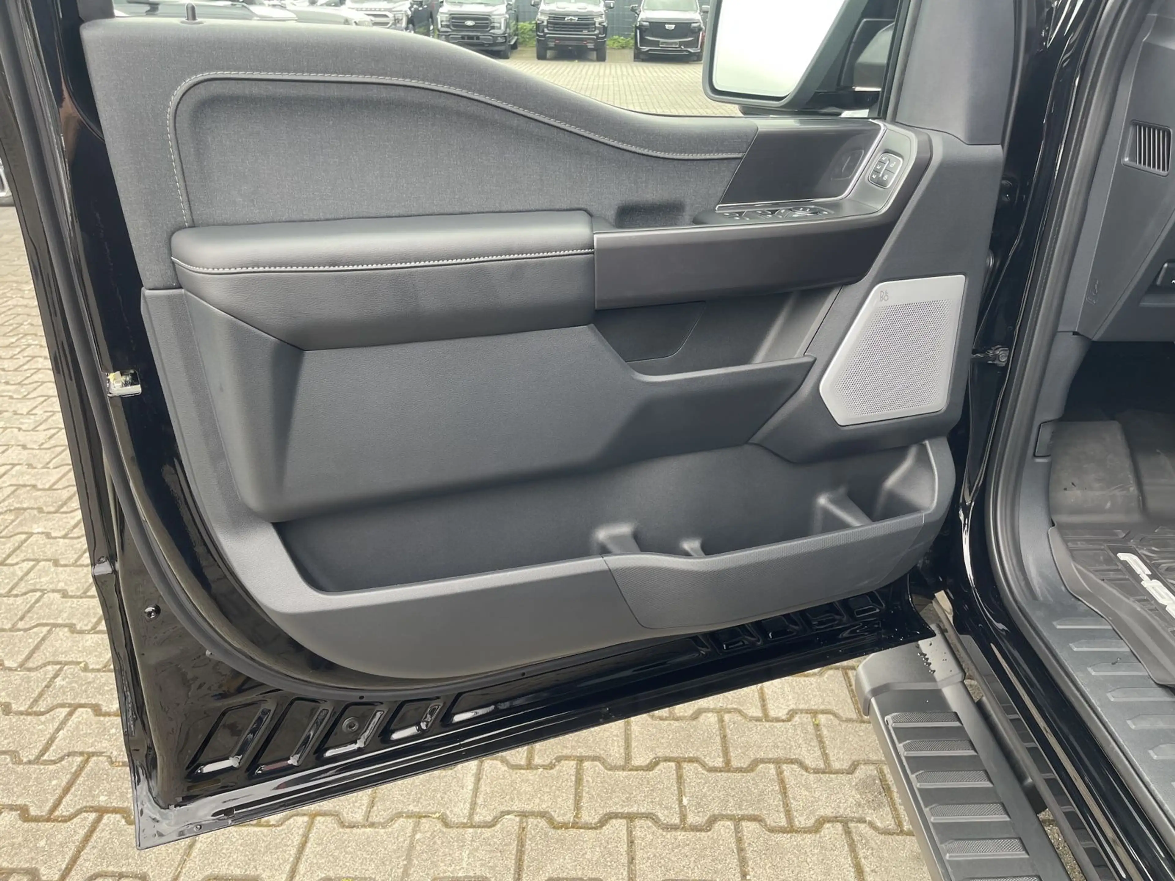 Ford F 150 Super Crew Lariat Black Edition 5,0 V8 — photo 8