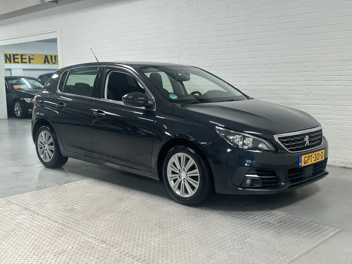 Peugeot 308 SW 1.2 PureTech Allure CLIMA/ CRUISE/ NAVI / ELK.P Grau - 2
