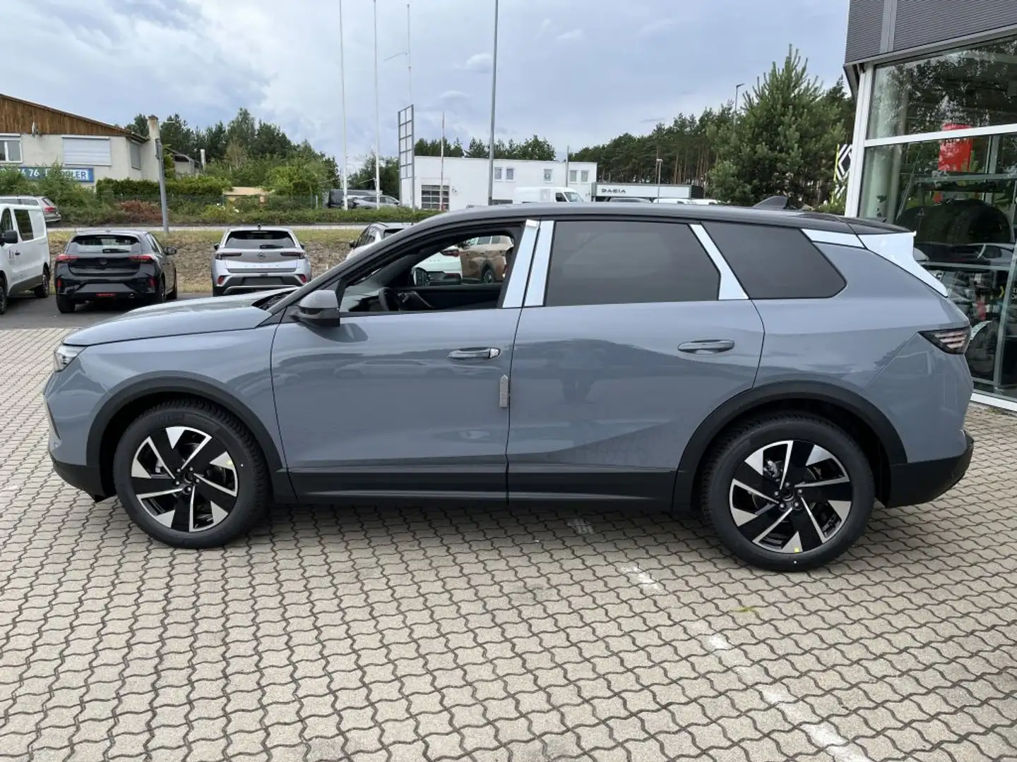 Opel Grandland 1.2 DI Hybrid 48 V Automatik GS Grijs - 2