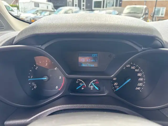 Ford Transit Connect view 14