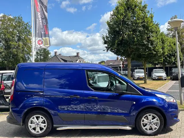 Ford Transit Connect view 4