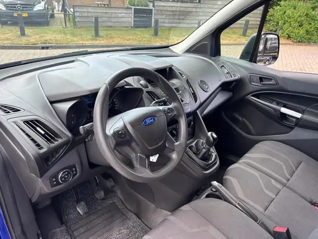 Ford Transit Connect view 15
