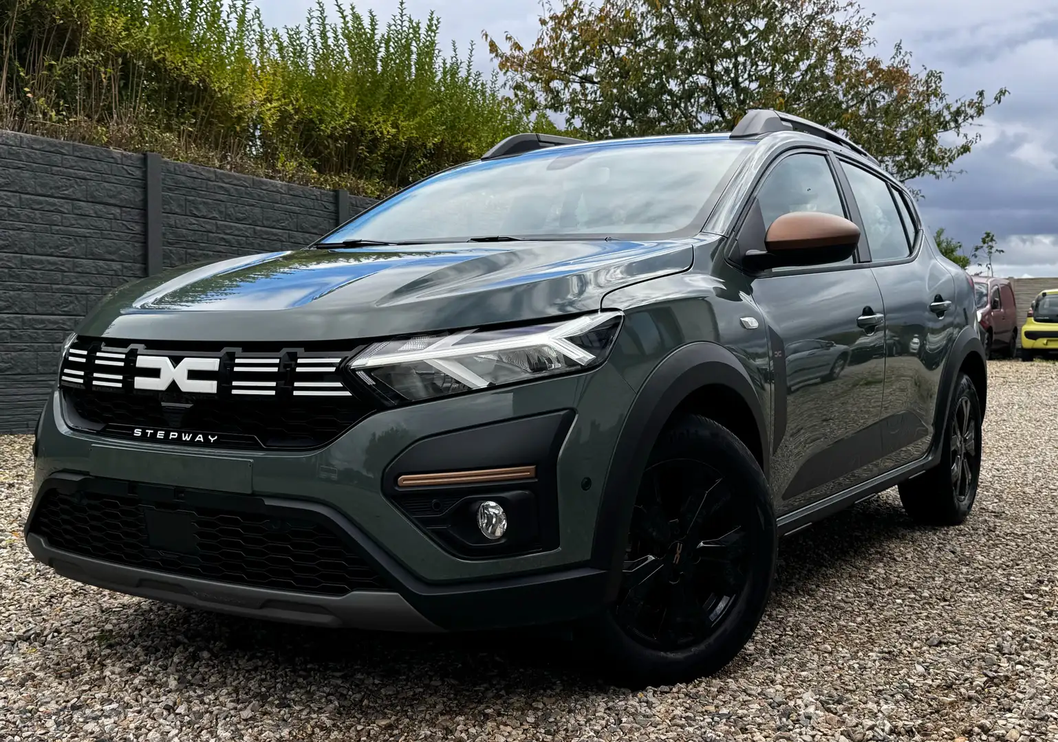 Dacia Sandero Stepway 1.0 TCe Extreme*CAMERA*CARPLAY*CRUISE*LED* Vert - 2