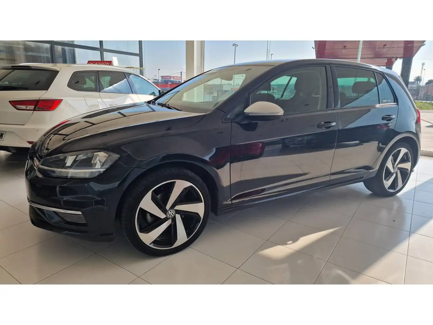 Volkswagen Golf 1.4 TSI Advance 92kW Zwart - 1