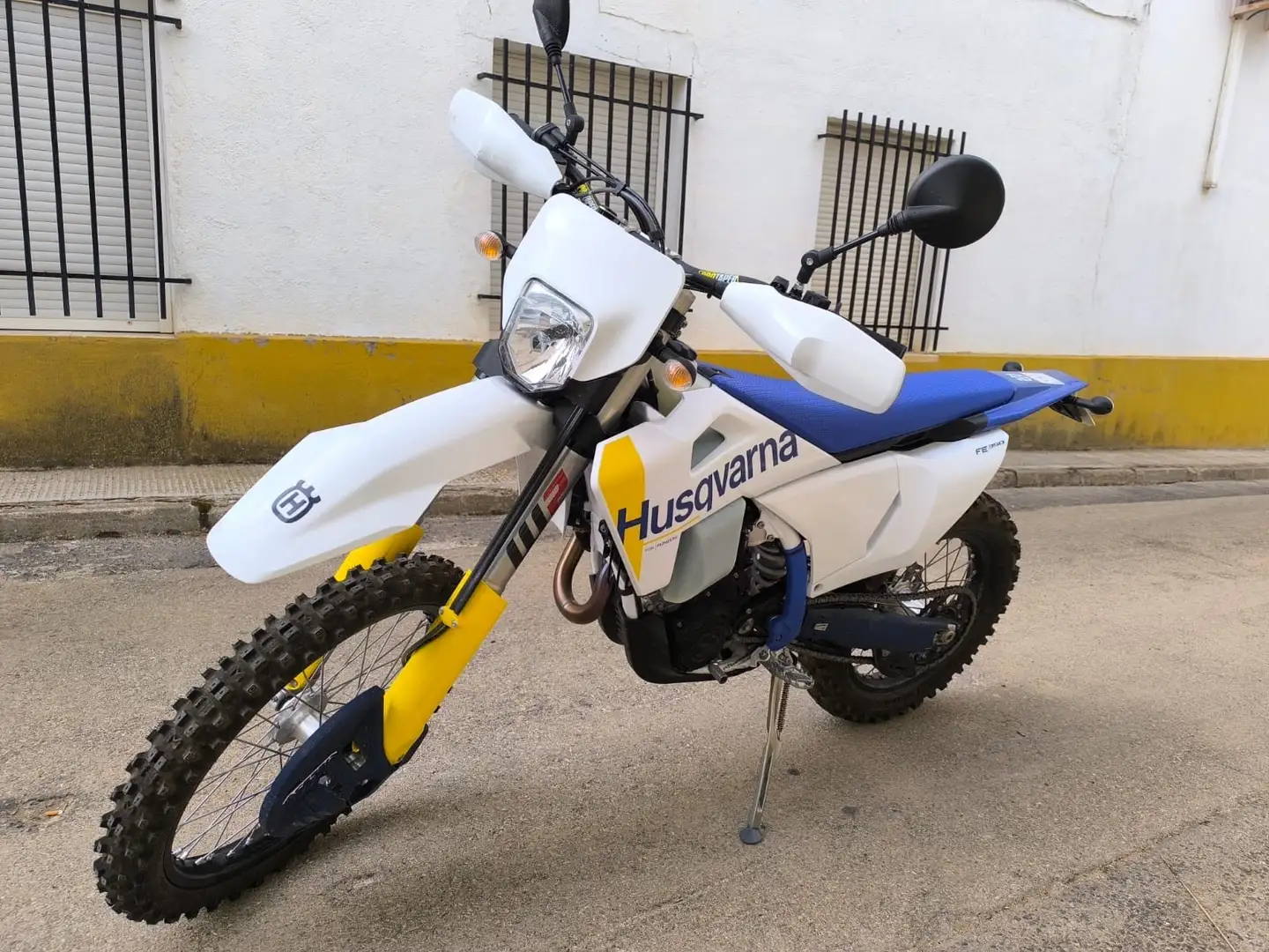Husqvarna FE 350 Nueva, Sin Usar, La Vendo Por Enfermedad Blanco - 1