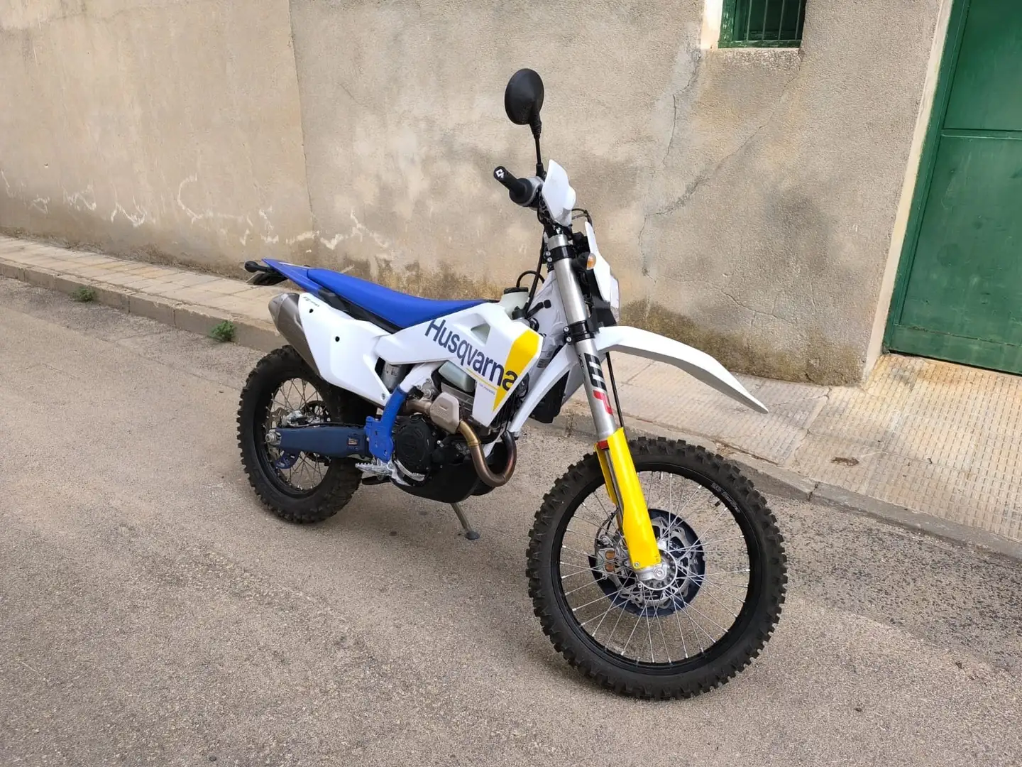 Husqvarna FE 350 Nueva, Sin Usar, La Vendo Por Enfermedad Blanco - 2