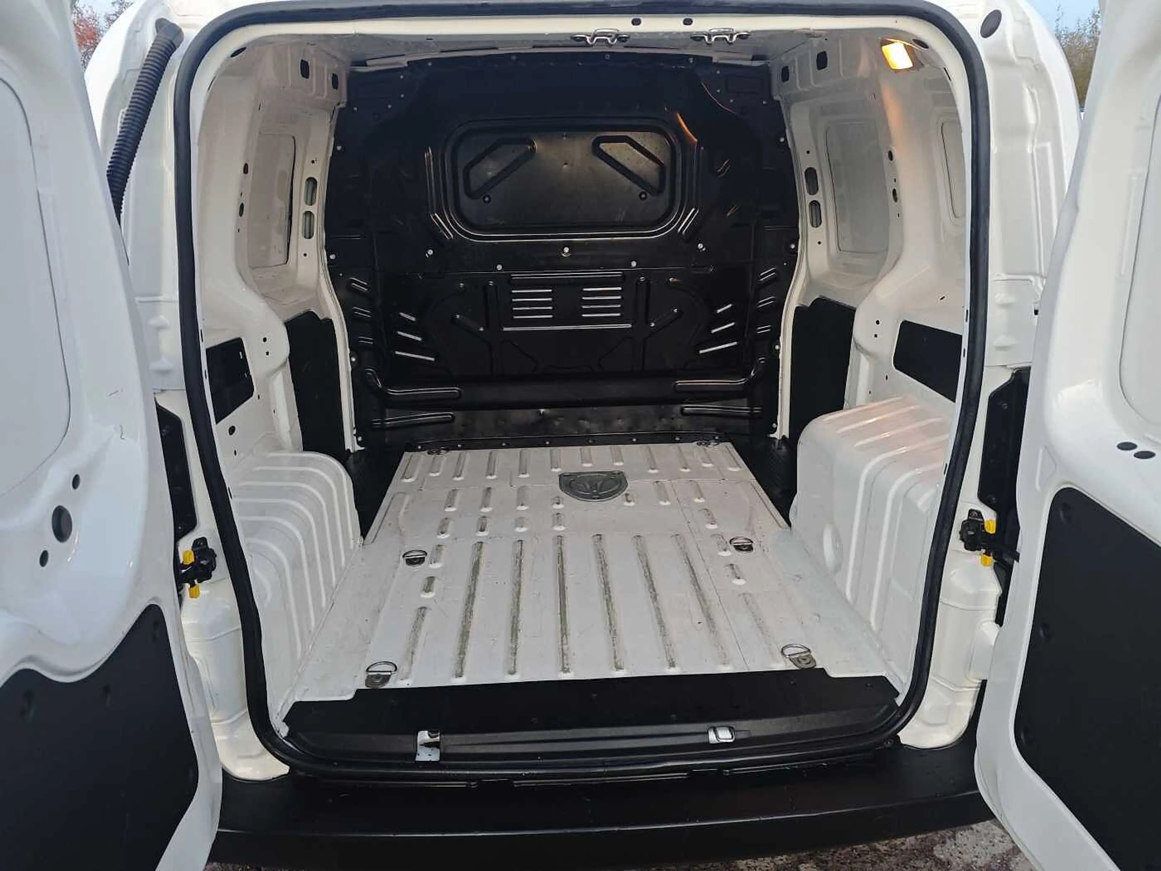Fiat Fiorino 1.4 — photo 8