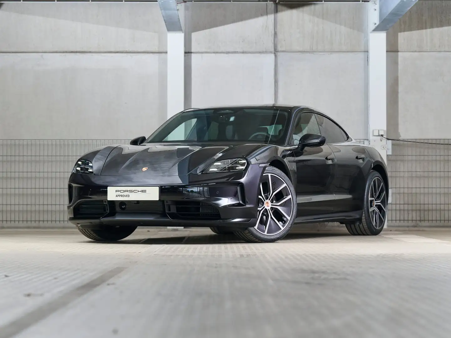 Porsche Taycan Black Edition Schwarz - 1