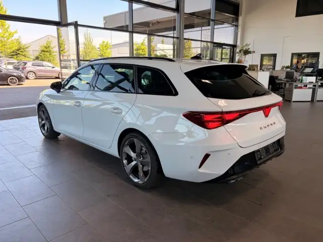 Cupra Leon view 6