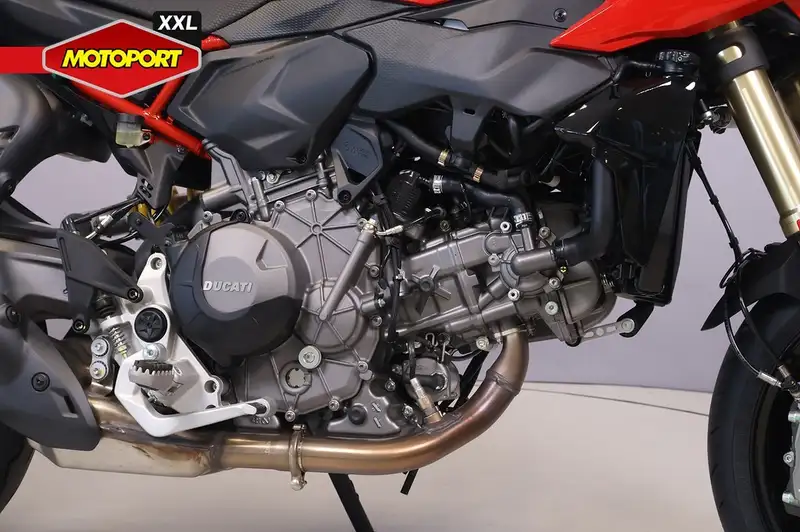 Ducati HYPERMOTARD V2 - foto 8