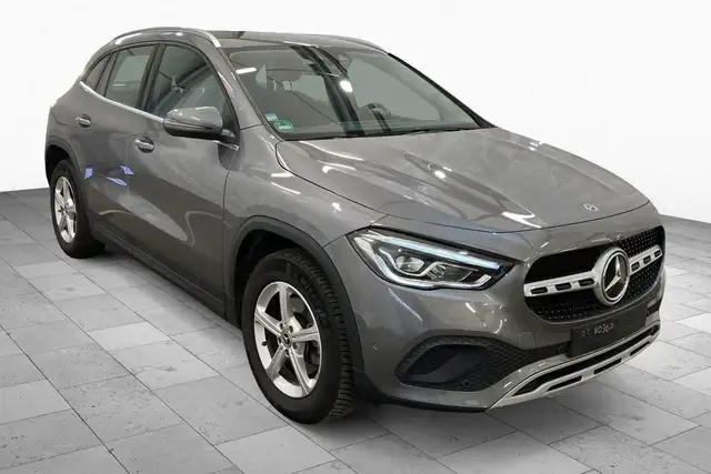 Mercedes-Benz GLA 180