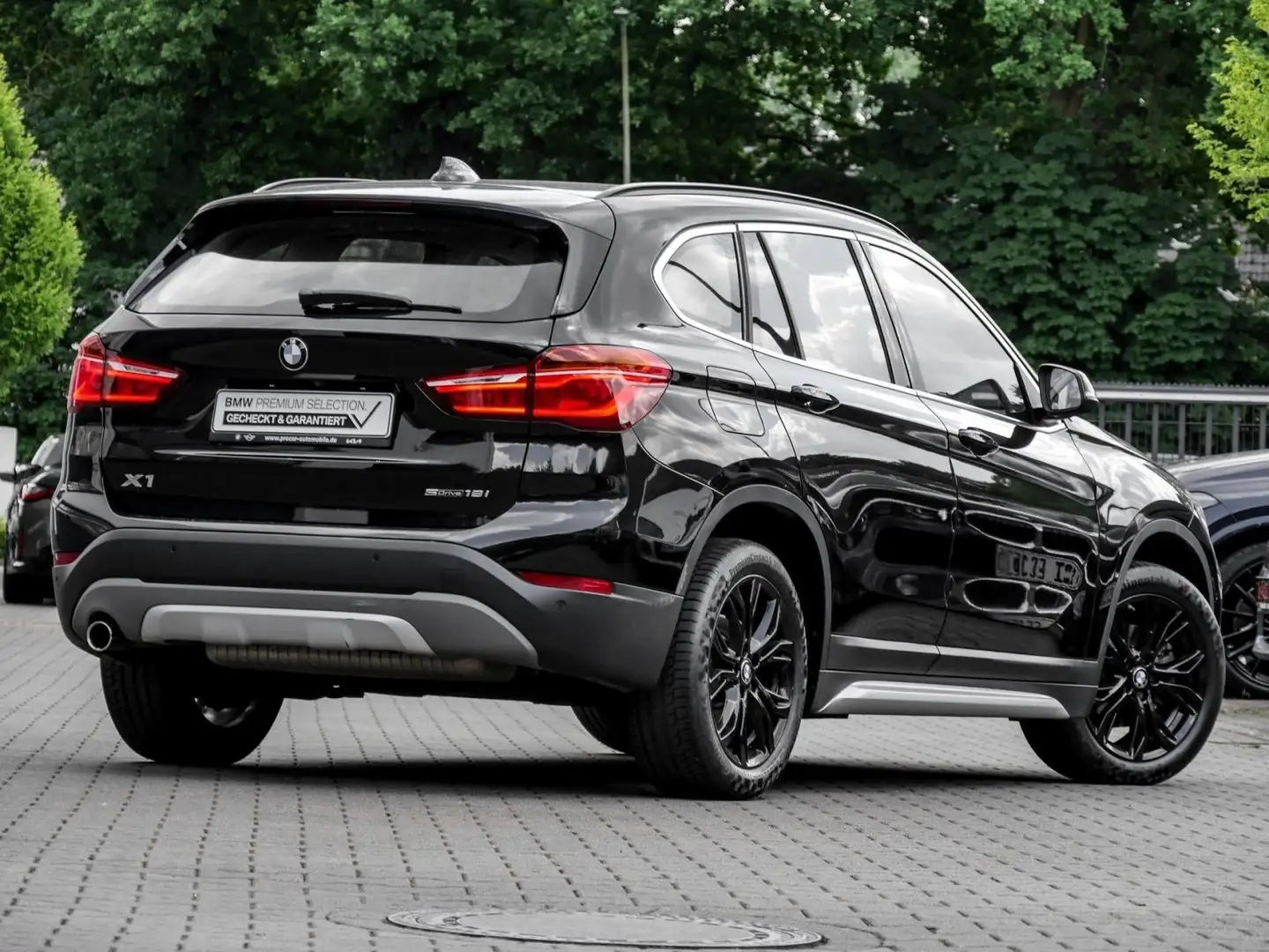 BMW X1 sDrive18i X LINE+NAVI+DA+HiFi+KAMERA+18" Nero - 2
