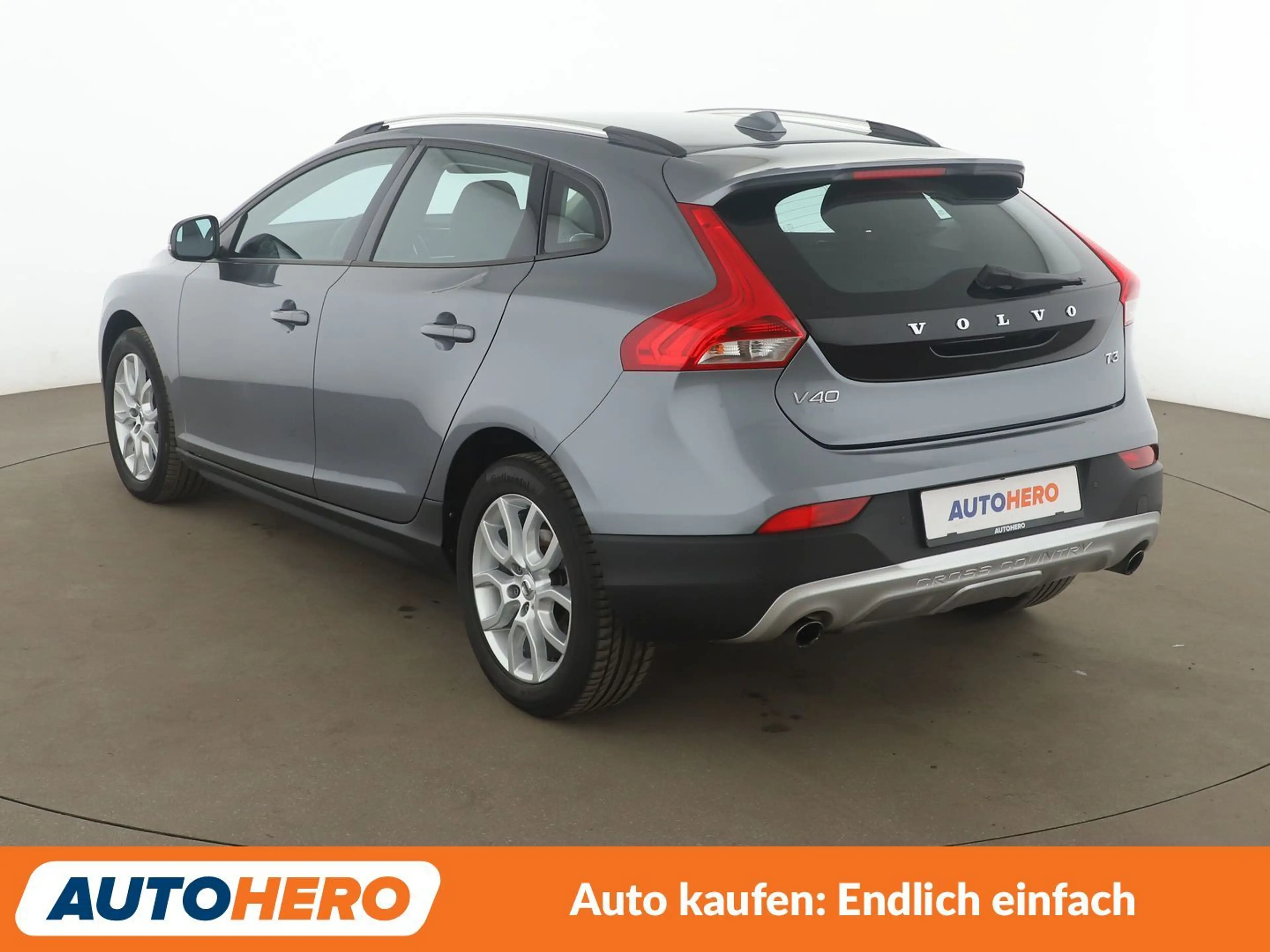 Volvo V40 Cross Country 2.0 T3 Momentum*NAVI*TEMPO*CAM*PDC*SHZ*AHK* — photo 4