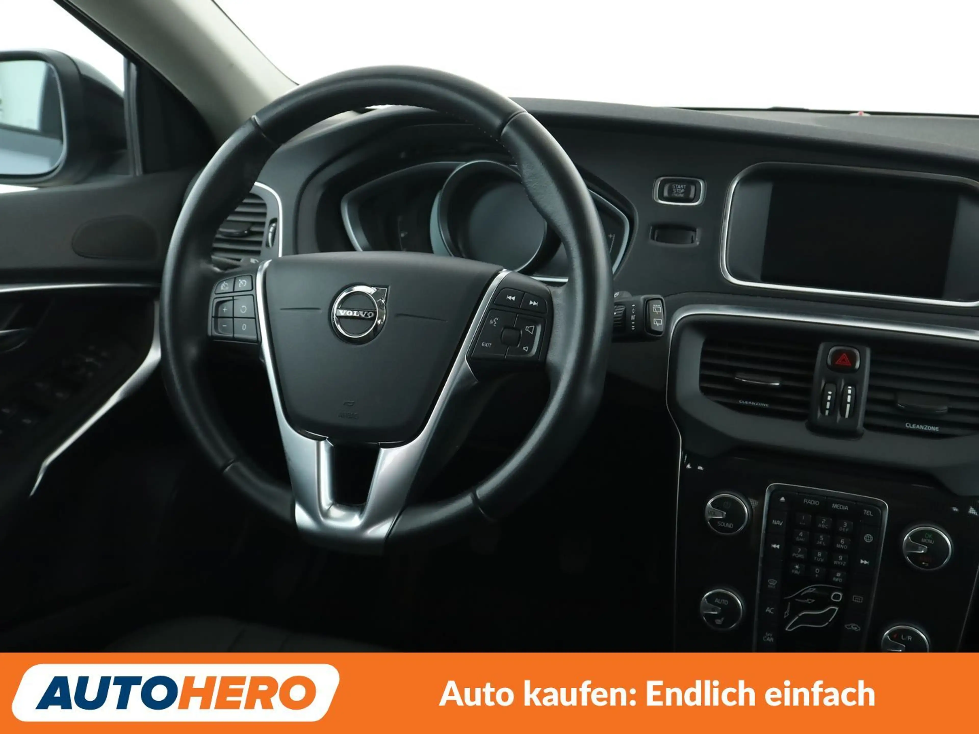 Volvo V40 Cross Country 2.0 T3 Momentum*NAVI*TEMPO*CAM*PDC*SHZ*AHK* — photo 13
