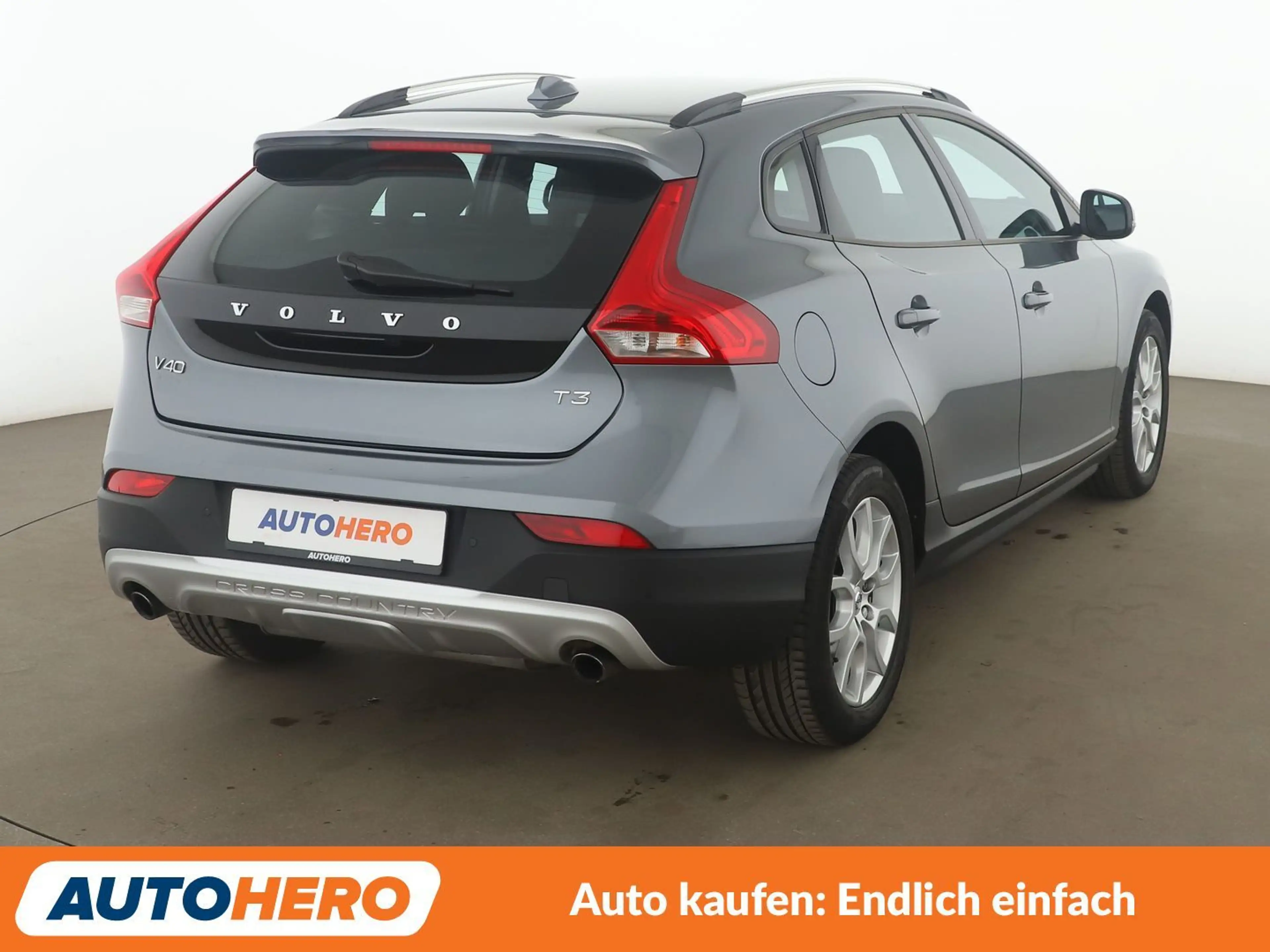 Volvo V40 Cross Country 2.0 T3 Momentum*NAVI*TEMPO*CAM*PDC*SHZ*AHK* — photo 6