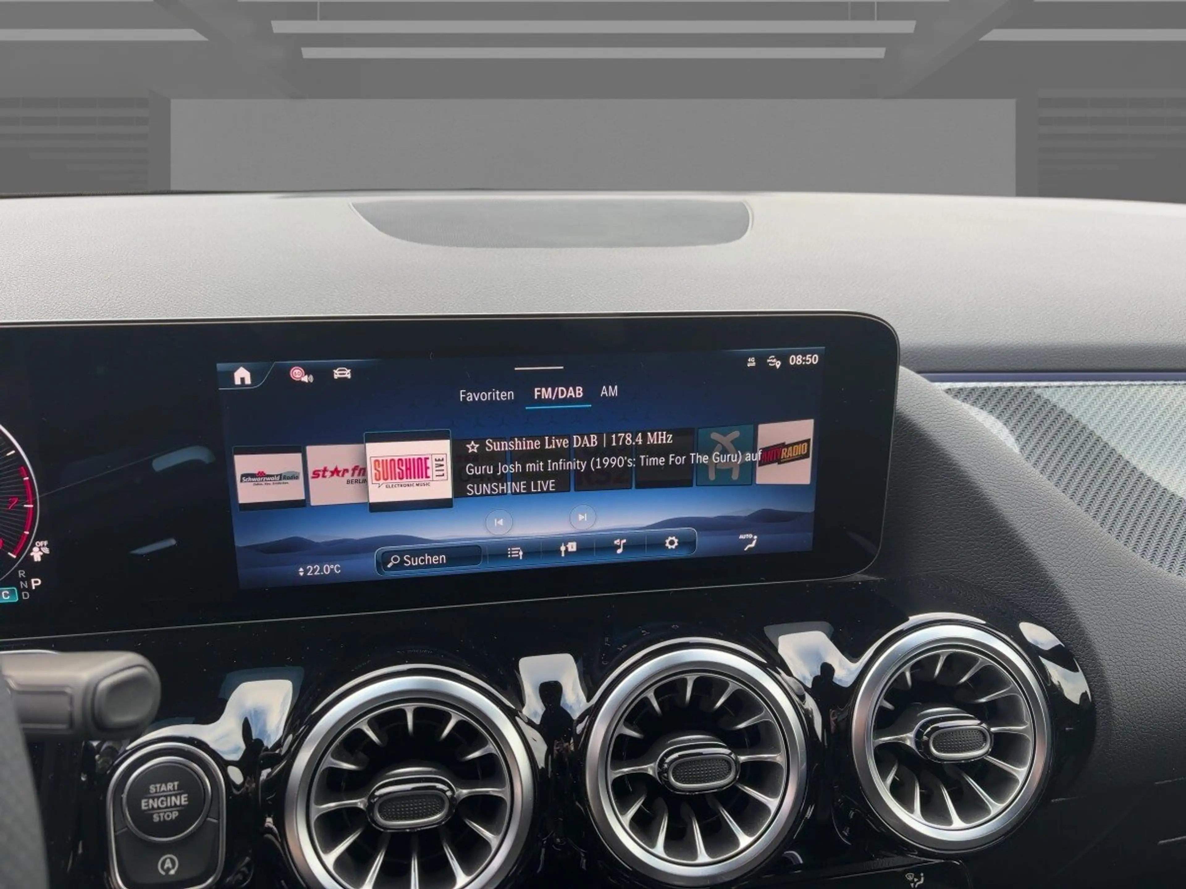 Mercedes-Benz GLA 180 GLA 180 AMG+PANORAMADACH+KEYGO+360+LED+TOTWINKEL — photo 10