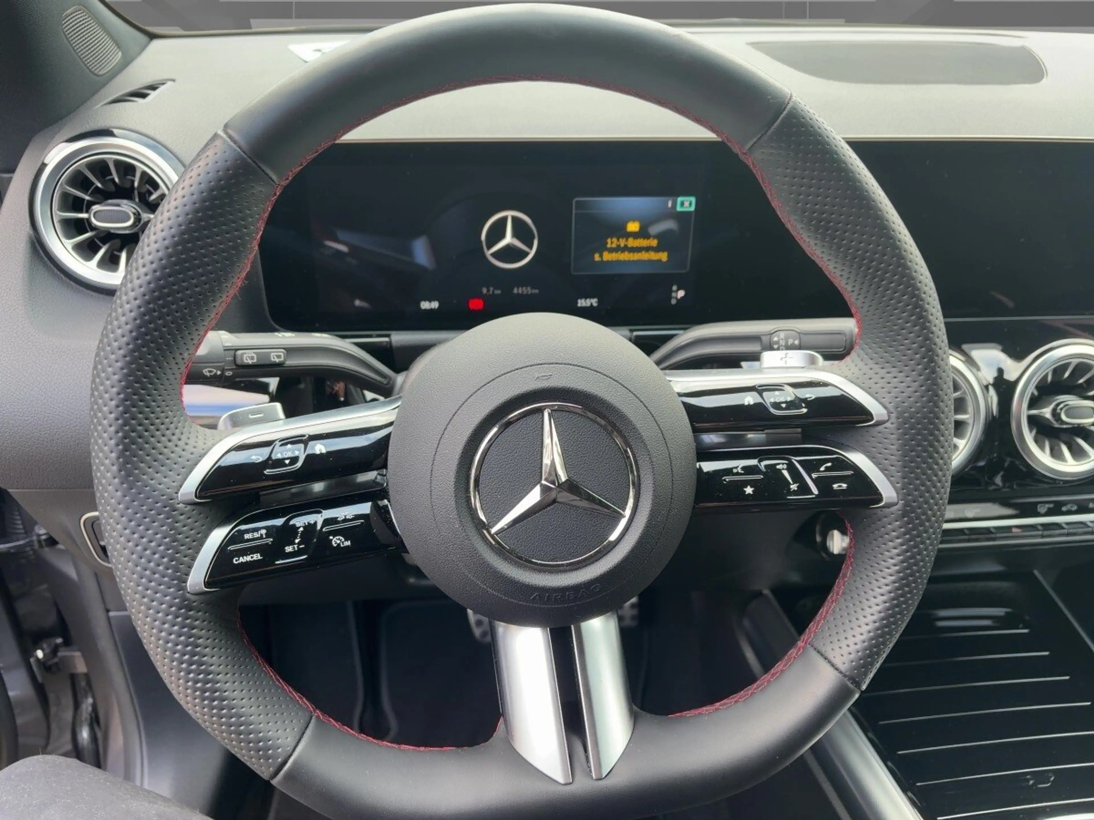 Mercedes-Benz GLA 180 GLA 180 AMG+PANORAMADACH+KEYGO+360+LED+TOTWINKEL — photo 9