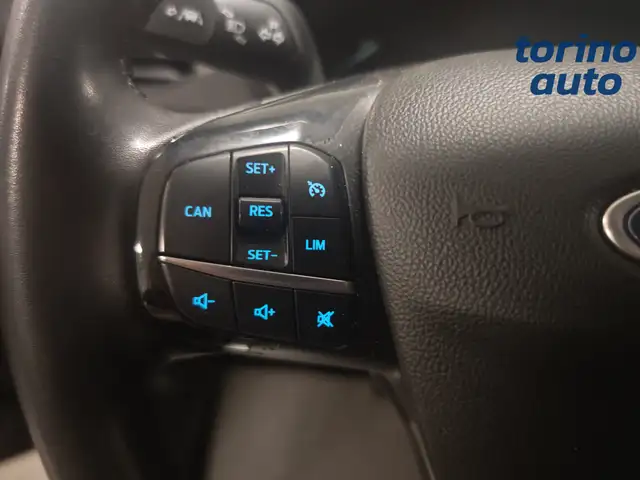 Ford Focus view 14