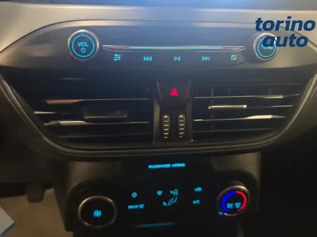 Ford Focus view 19