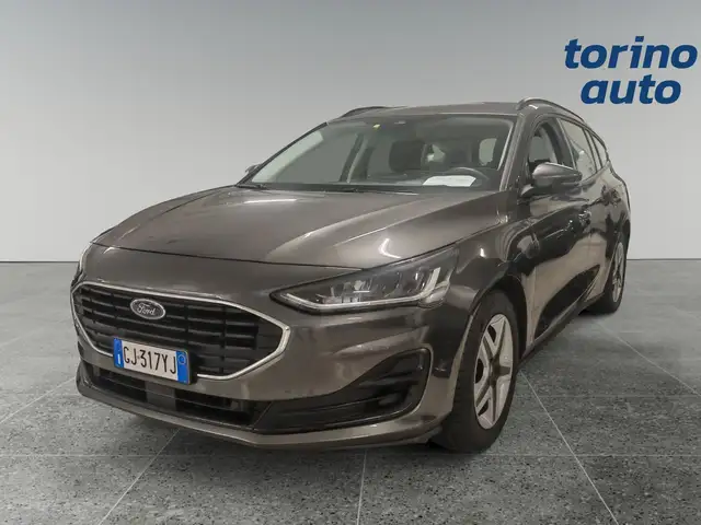 Ford Focus view 2