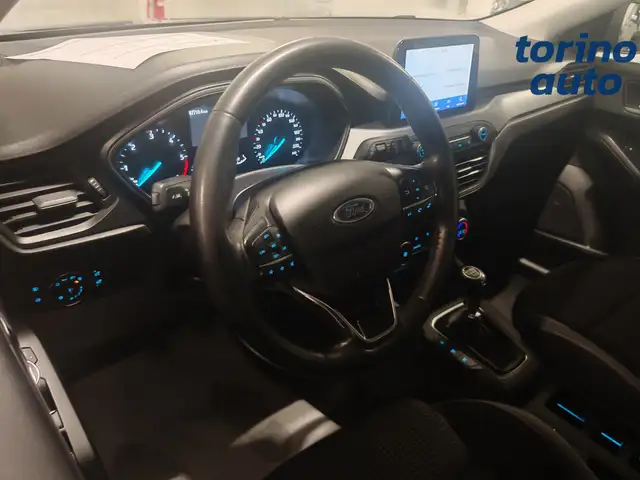 Ford Focus view 6