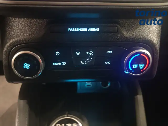 Ford Focus view 20