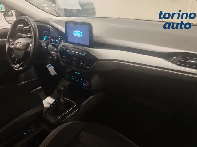 Ford Focus view 5