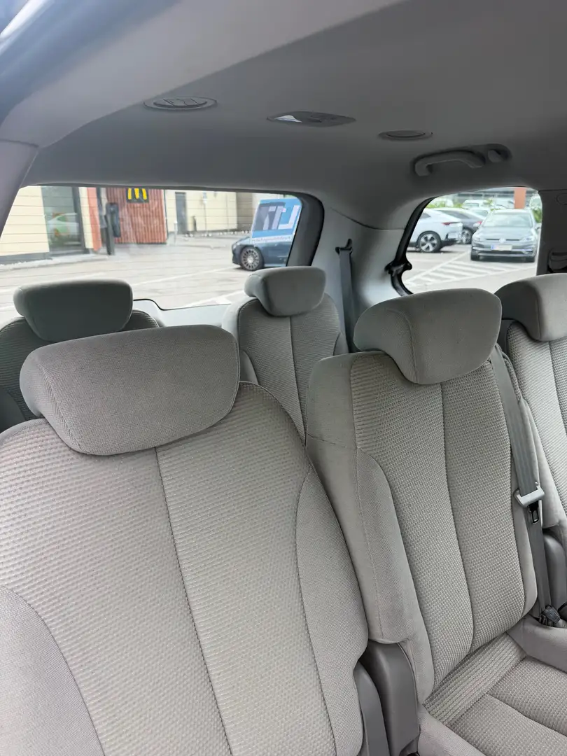 Kia Carnival Carnival Active 2,9 CRDi VGT Active Weiß - 2