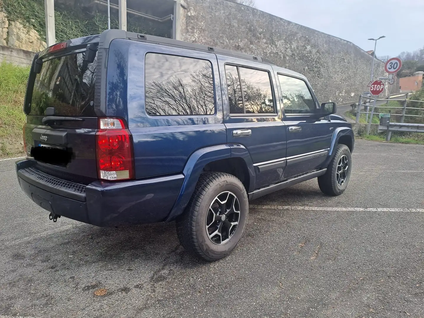 Jeep Commander - 2