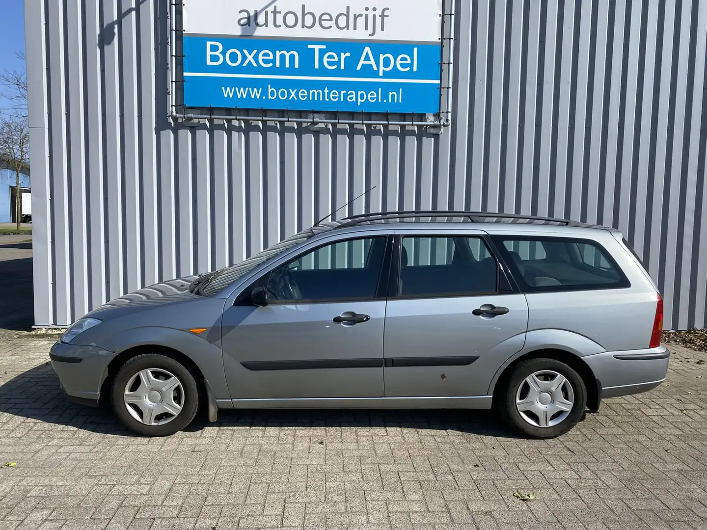 Ford Focus Wagon 1.6-16V Ambiente Grijs - 2