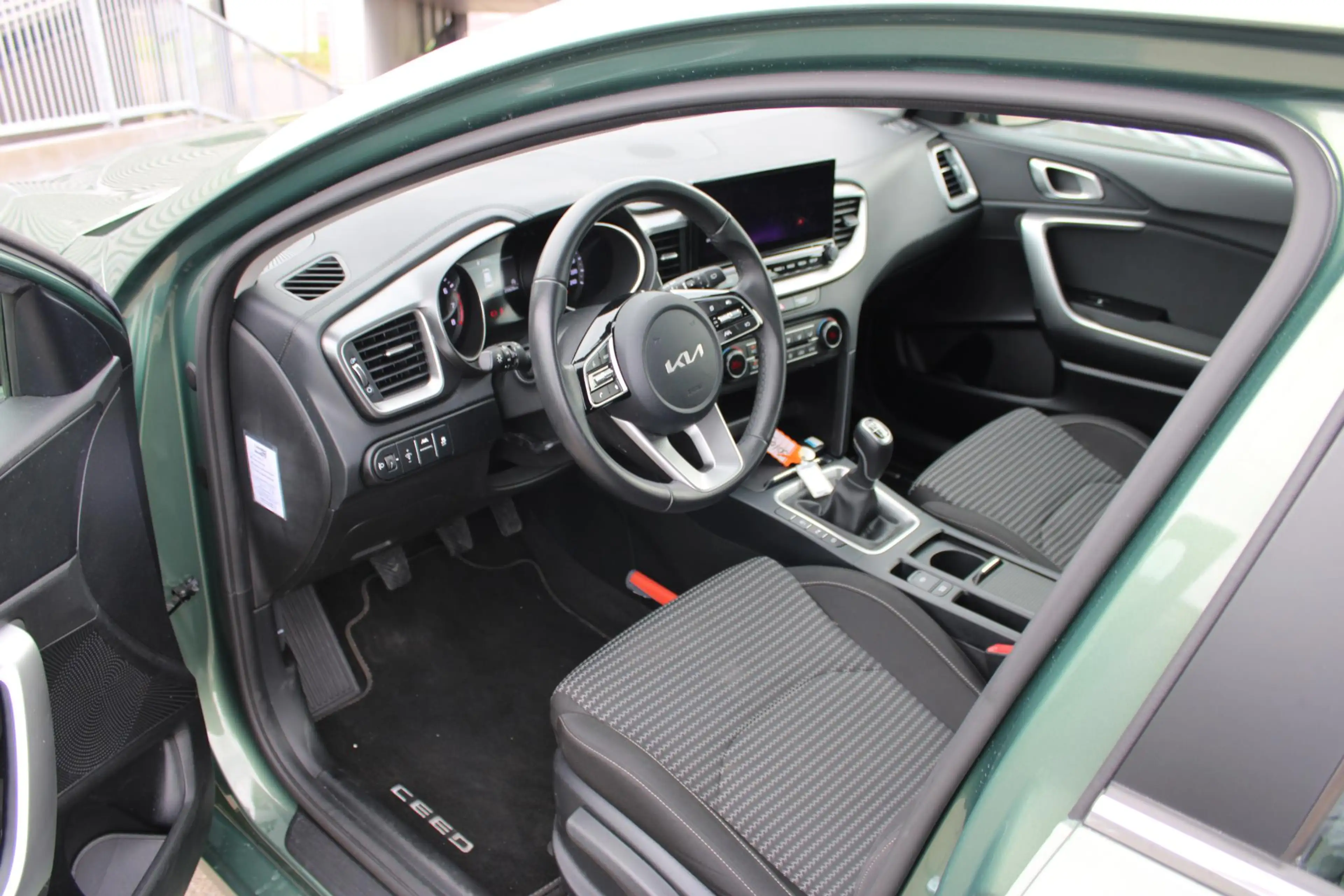 Kia Ceed SW / cee'd SW Sportswagon 1.5 T-GDi DynamicLine Navigatie / Trek — photo 11