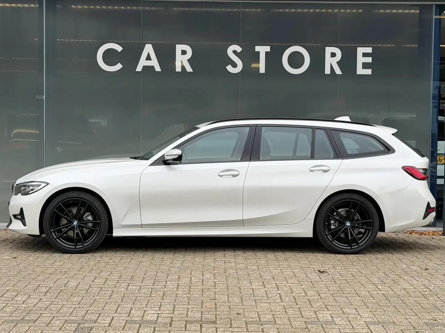 BMW 320 3-serie Touring 320i High Executive SPORT LINE Wit - 2