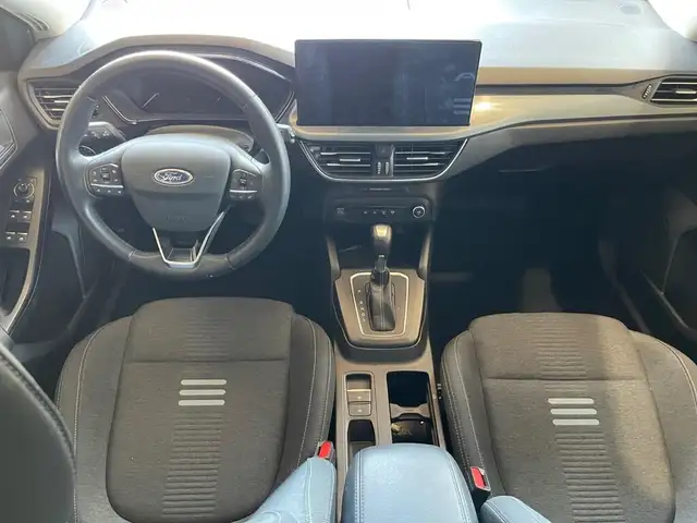 Ford Focus view 6