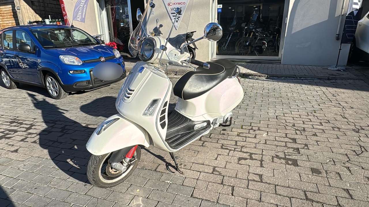 Vespa GTS 300