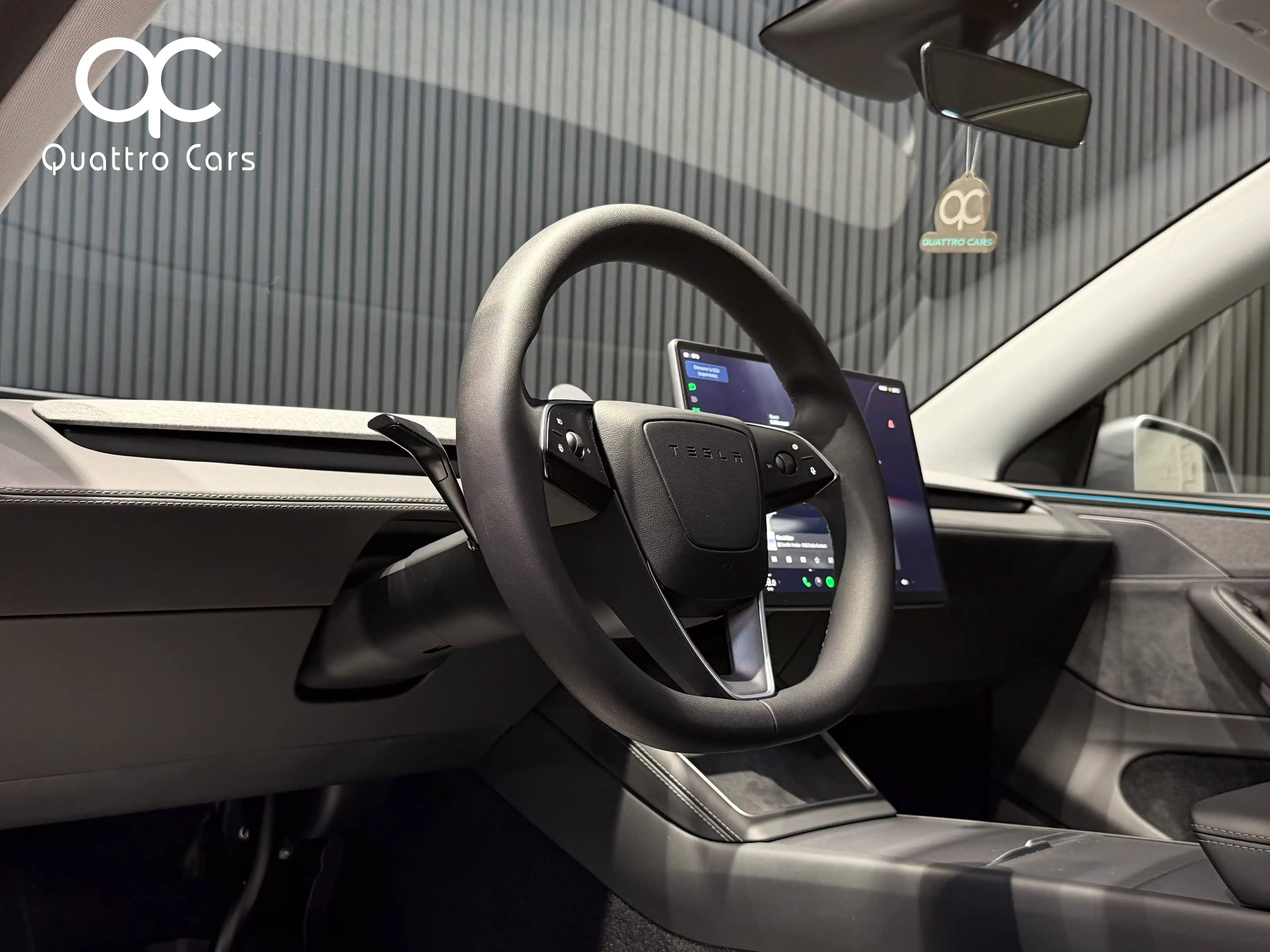 Tesla Model Y Dual Motor AWD / Premium Grande Autonomie / 20" / QuickSilver — photo 11