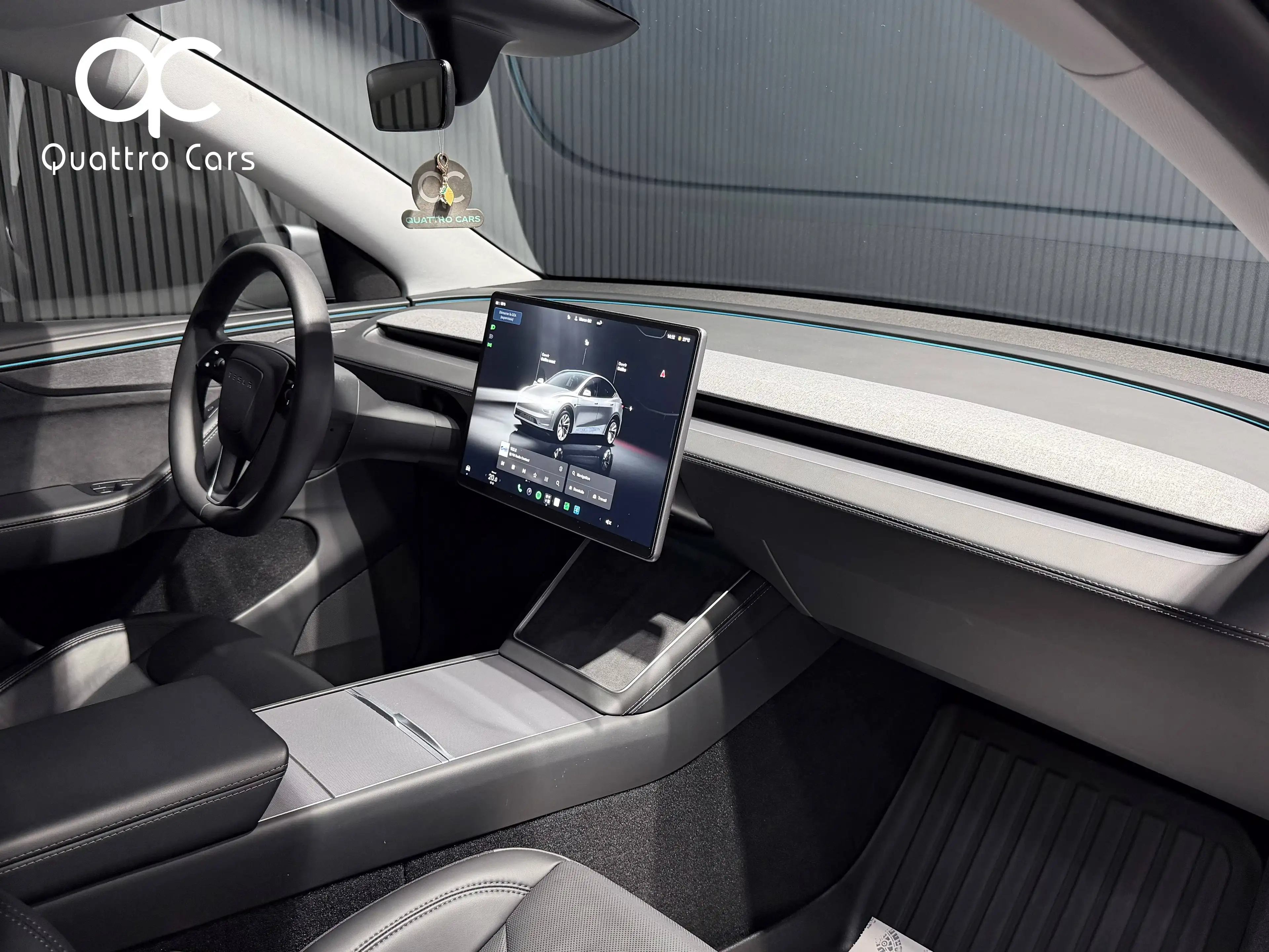 Tesla Model Y Dual Motor AWD / Premium Grande Autonomie / 20" / QuickSilver — photo 13
