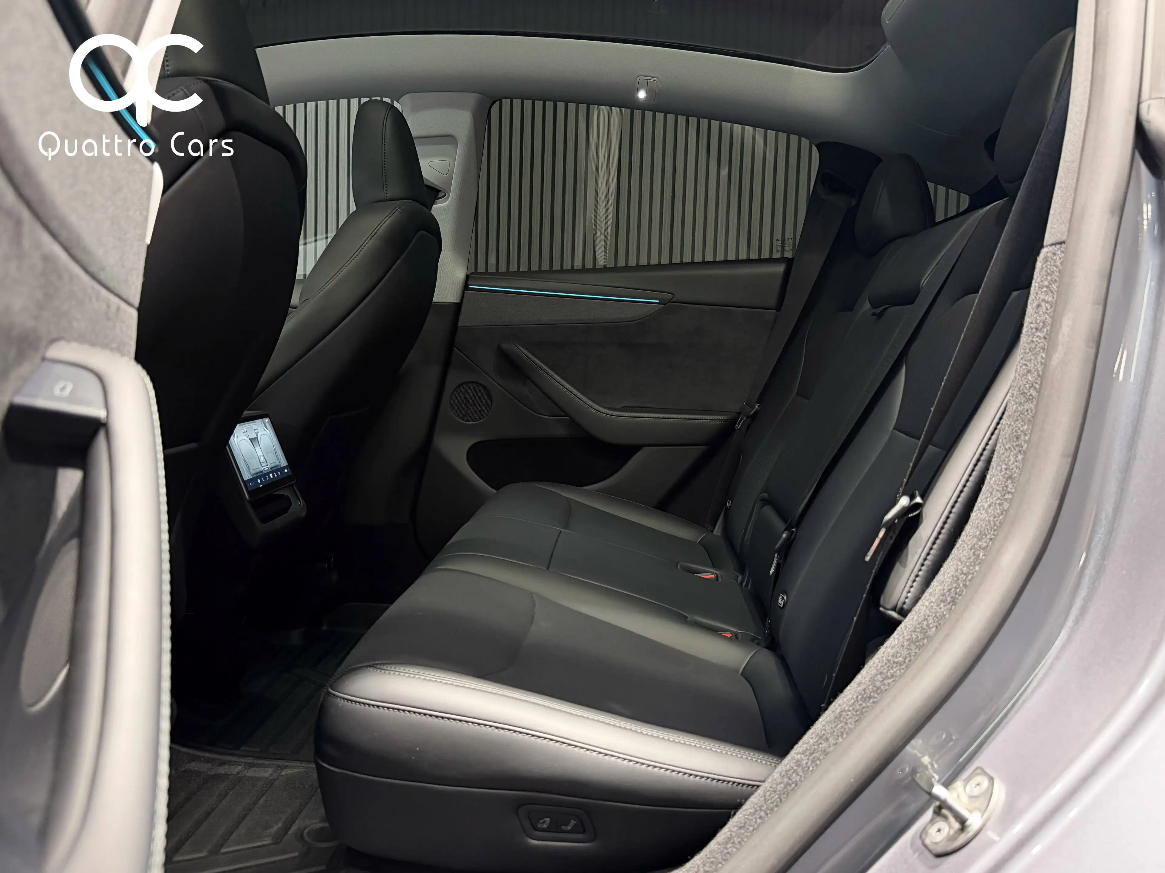Tesla Model Y Dual Motor AWD / Premium Grande Autonomie / 20" / QuickSilver — photo 14