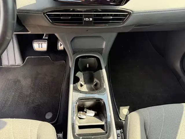 Volkswagen Id.3 view 9