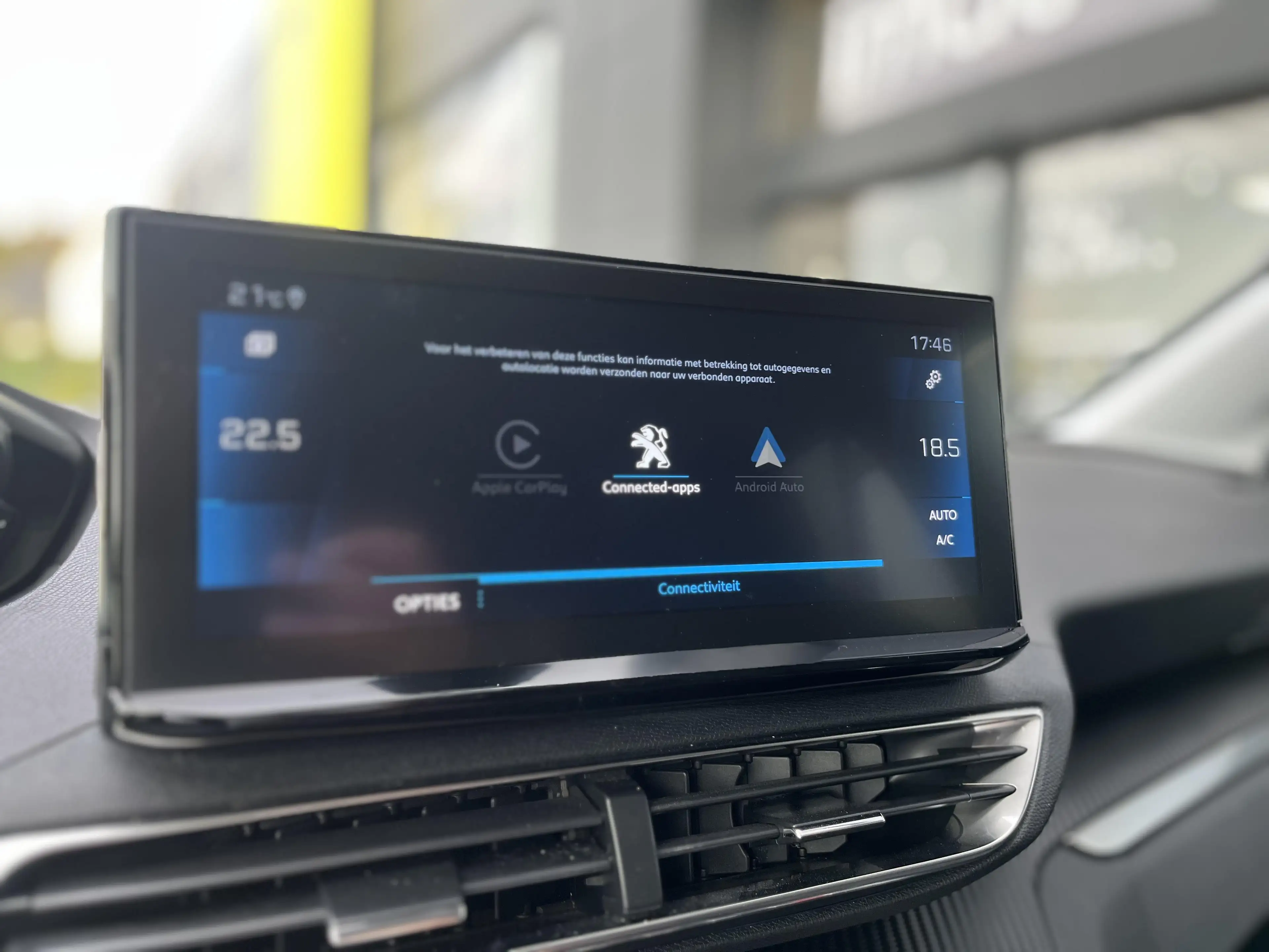Peugeot 3008 1.2i S&S Allure EAT8 5d 96kW — photo 22